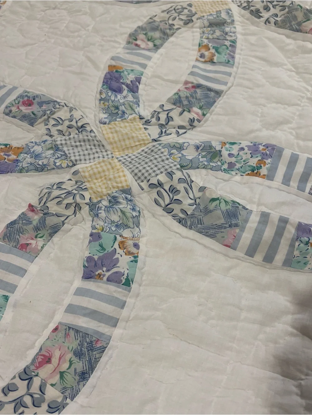 Vtg JCPenney Double Wedding Ring Cotton Quilt Floral Scalloped 92x103 King Queen